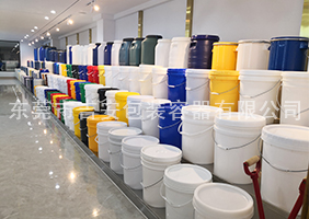 大鸡巴.com吉安容器一楼涂料桶、机油桶展区